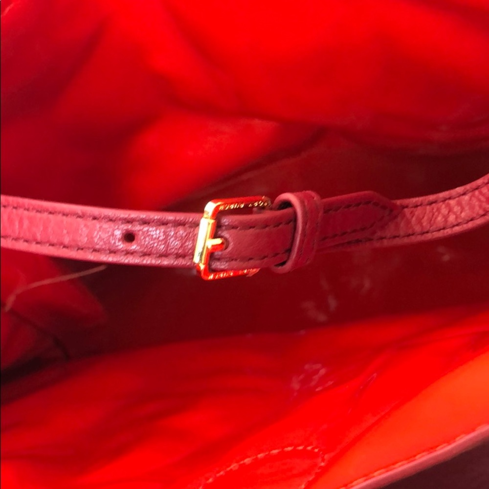 Tory Burch crimson leather bucket bag - Picture 8 of 8